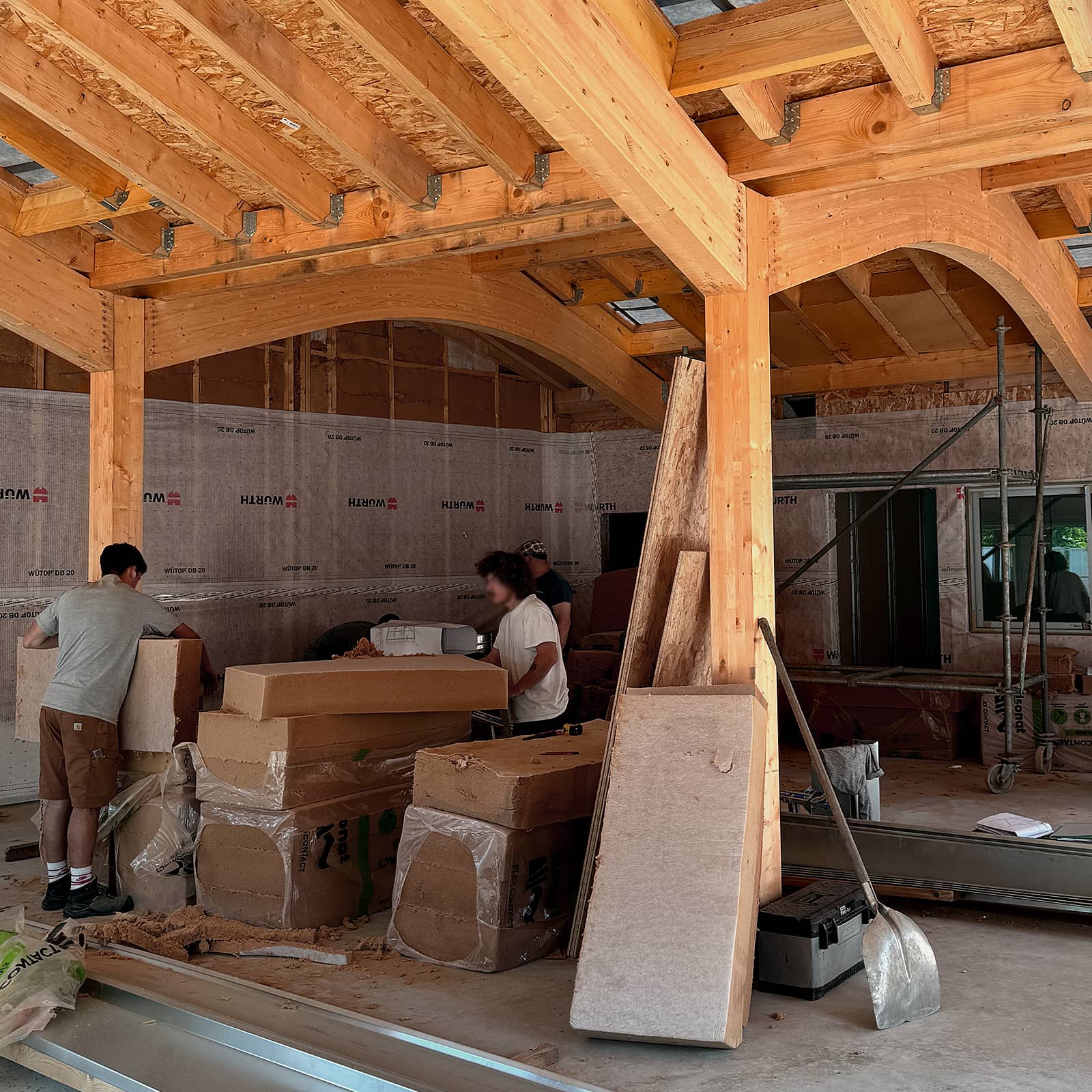 détail constructif avec les charpentes bois et les isolants thermiques