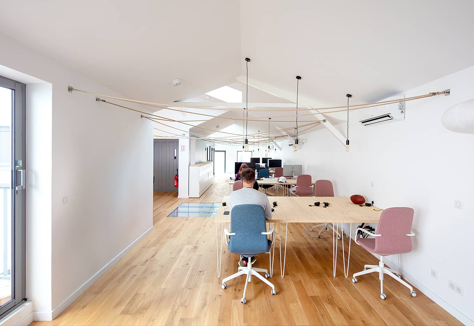 vue sur les espace de bureaux de cet espace de coworking