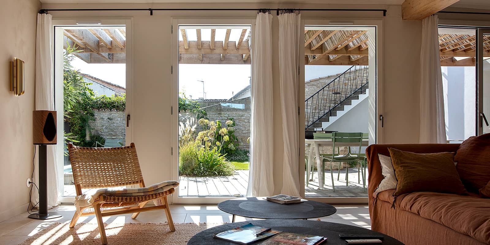 détail sur les ouvertures et la vue jardin