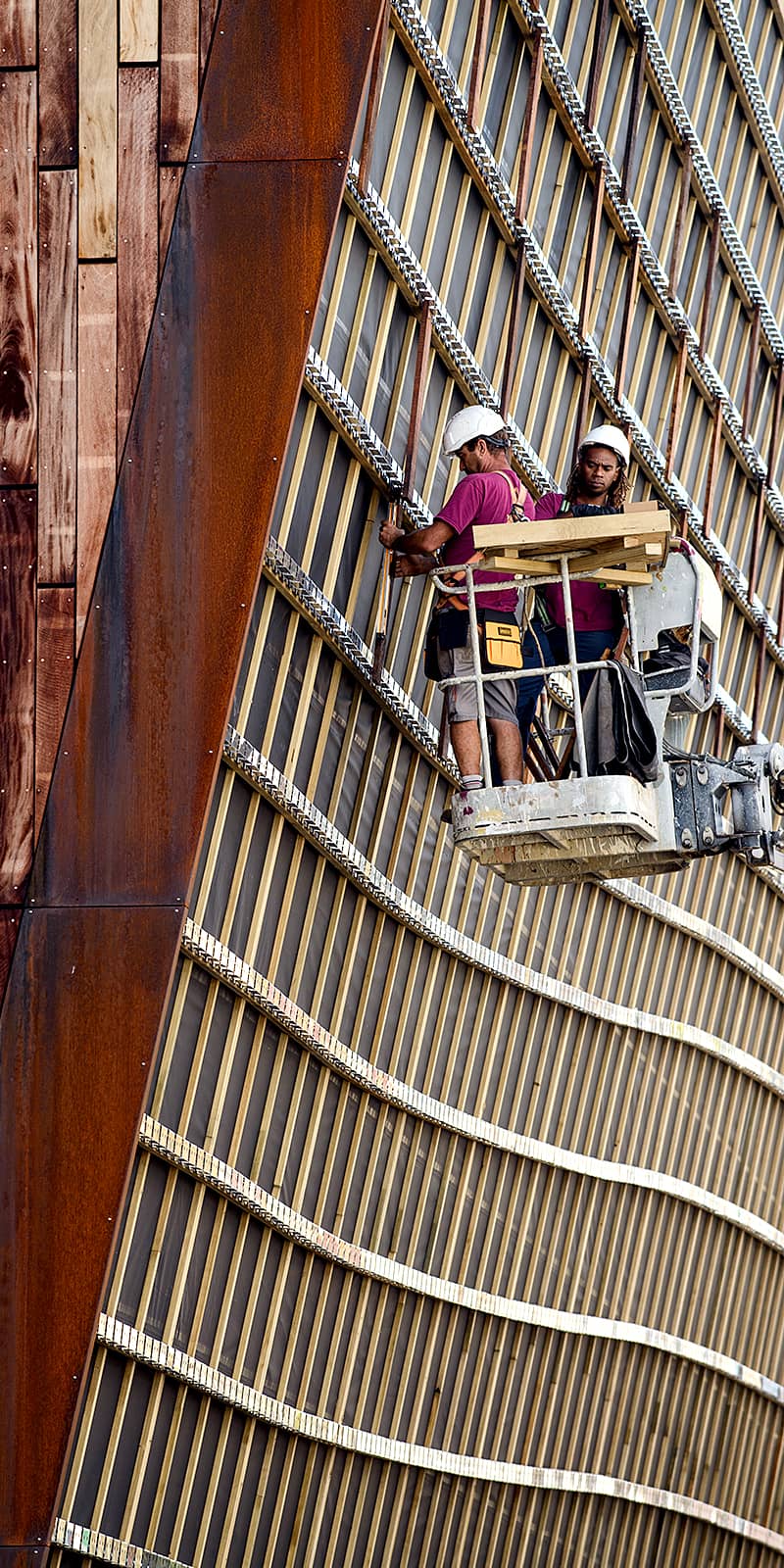détail de l'installation et u calpinage des écailles en corten