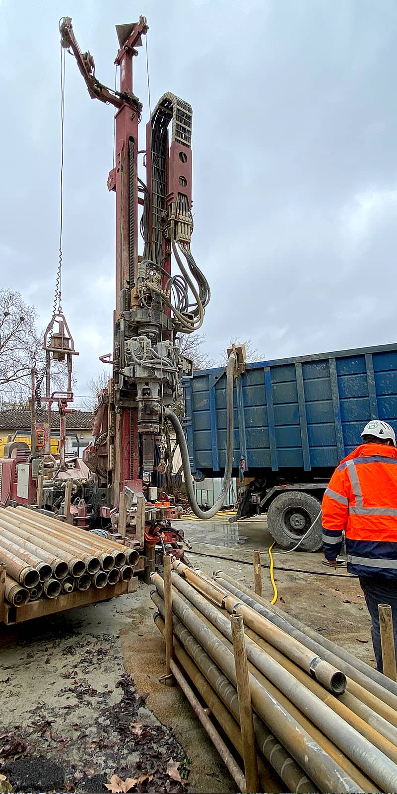 photo de chantier avec une foreuse