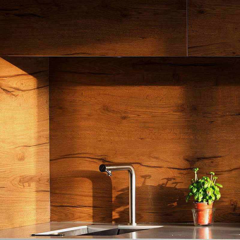 détail de finintion bois pour la cuisine 